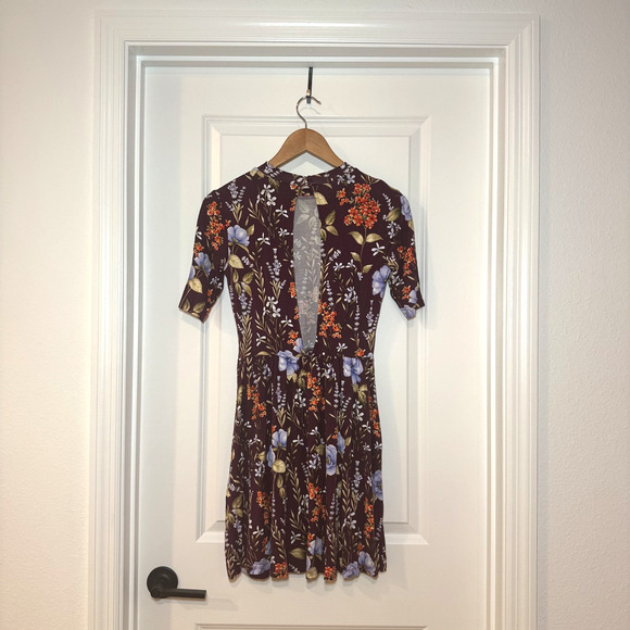 NEW Forever 21 Plum Knit Floral Open Back Dress Womens Size Medium M NWT - Picture 2 of 8